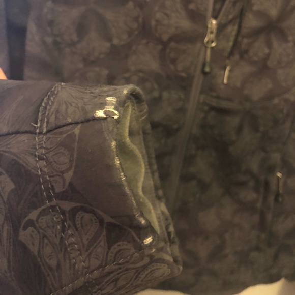 PRICE DROP!! North Face Jacket - Picture 8 of 8